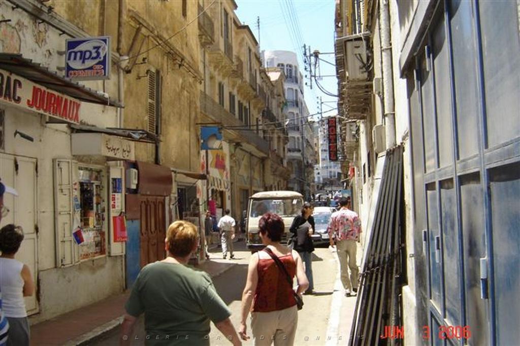 06 2006 ORAN RUE DE L HOTEL DE VILLE 01.jpg